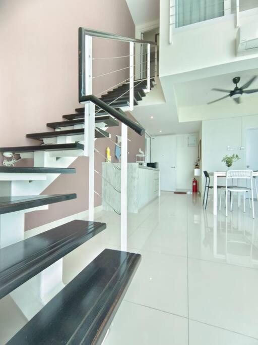 Apartment Maritime Penang - & Sea View *